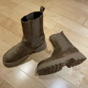Steve Madden - Beigey Brown Boots (size: 8.5) [never worn]